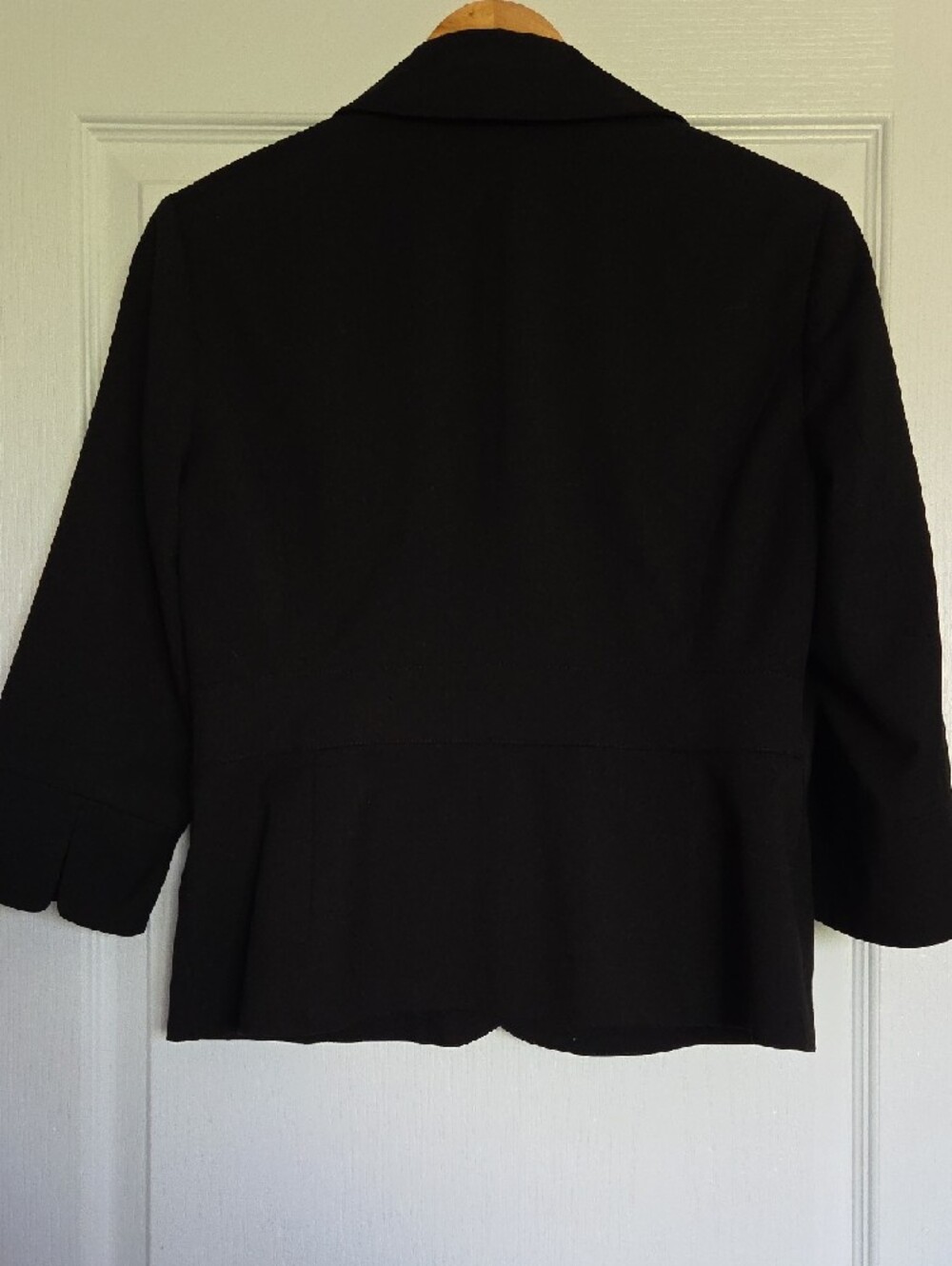 White House Black Market Black Ruffled Lapel 3/4 Sleeve Blazer - Picture 11 of 12